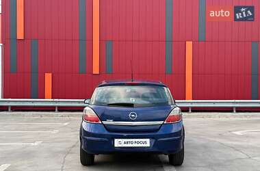 Хэтчбек Opel Astra 2008 в 