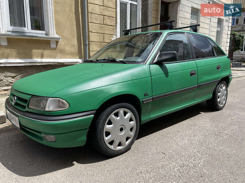 Хэтчбек Opel Astra 1993 в Стрые