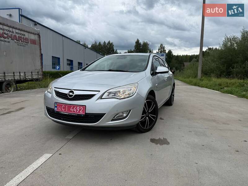 Универсал Opel Astra 2012 в Косове фото 10 Универсал Opel Astra 2012 в Косове