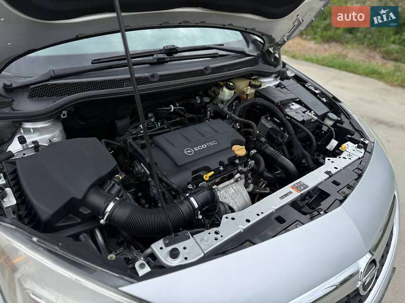 Универсал Opel Astra 2012 в Косове фото 29 Универсал Opel Astra 2012 в Косове