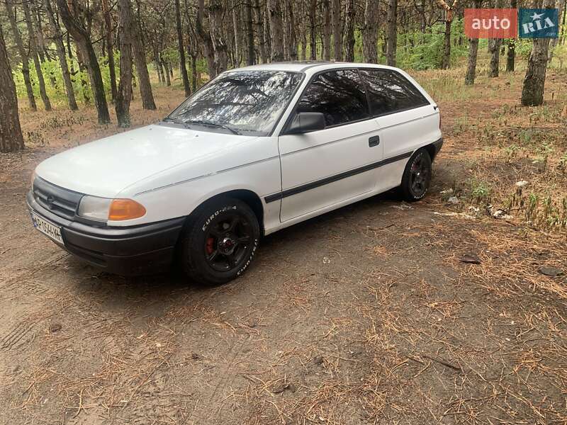 Хэтчбек Opel Astra 1992 в Запорожье
