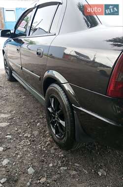 Седан Opel Astra 2008 в 