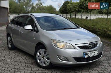Універсал Opel Astra 2011 в Івано-Франківську