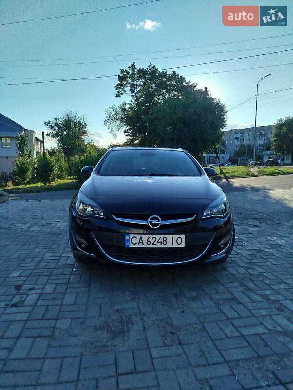 Хэтчбек Opel Astra 2015 в Смеле