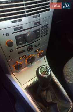 Хэтчбек Opel Astra 2009 в 