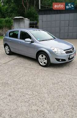 Хэтчбек Opel Astra 2009 в 