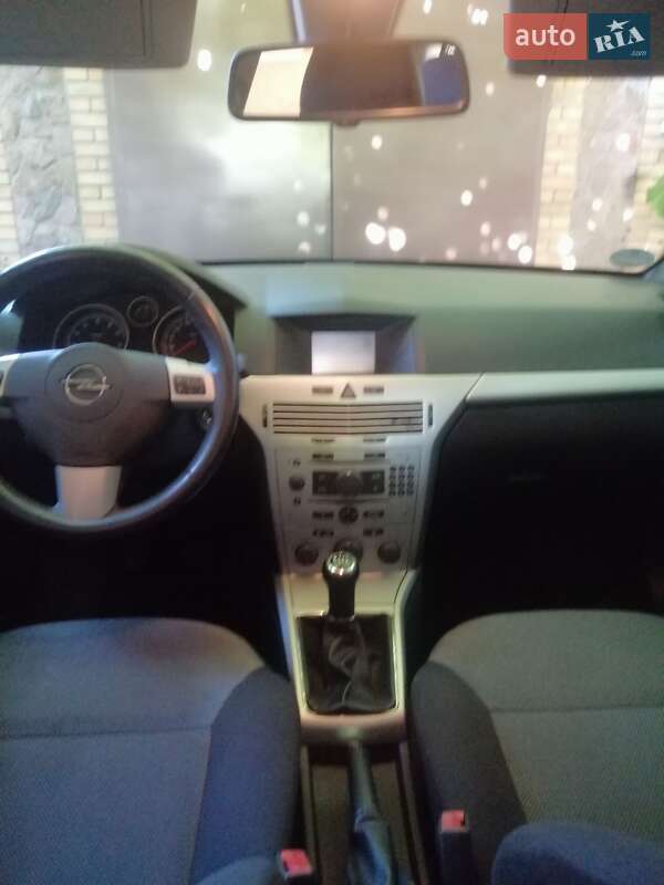 Хэтчбек Opel Astra 2009 в Василькове