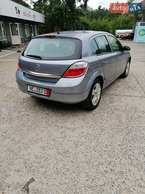 Хэтчбек Opel Astra 2009 в Василькове