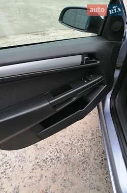 Хэтчбек Opel Astra 2009 в 