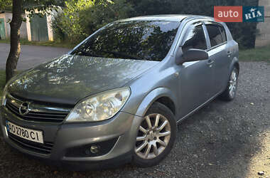 Хэтчбек Opel Astra 2007 в Тячеве