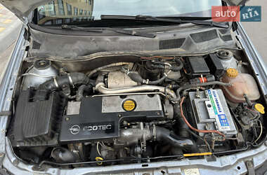 Универсал Opel Astra 2004 в 