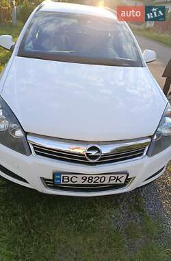 Универсал Opel Astra 2010 в Трускавце