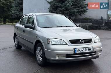 Седан Opel Astra 2008 в 