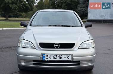 Седан Opel Astra 2008 в 