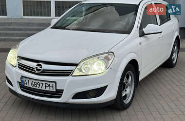 Хэтчбек Opel Astra 2013 в Житомире