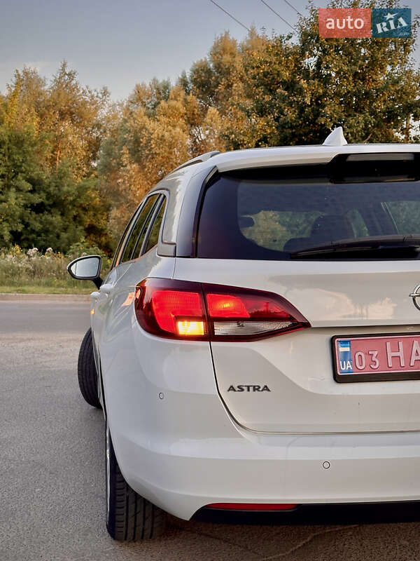 Универсал Opel Astra 2018 в Глухове