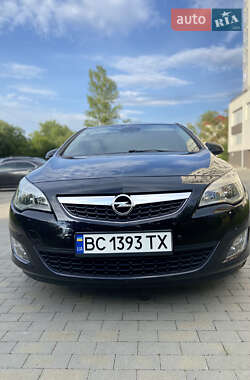 Хэтчбек Opel Astra 2010 в 
