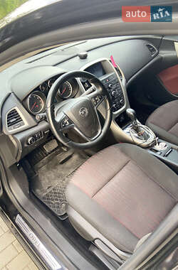 Хэтчбек Opel Astra 2010 в 