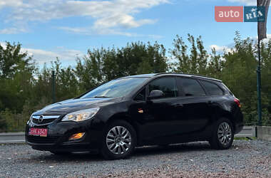 Универсал Opel Astra 2013 в Дрогобыче
