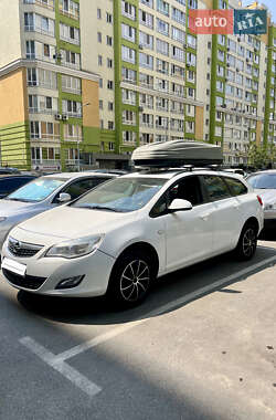 Универсал Opel Astra 2011 в Гайвороне