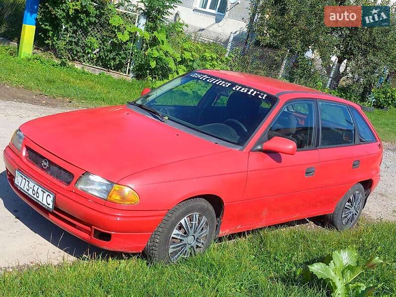 Хэтчбек Opel Astra 1996 в Самборе