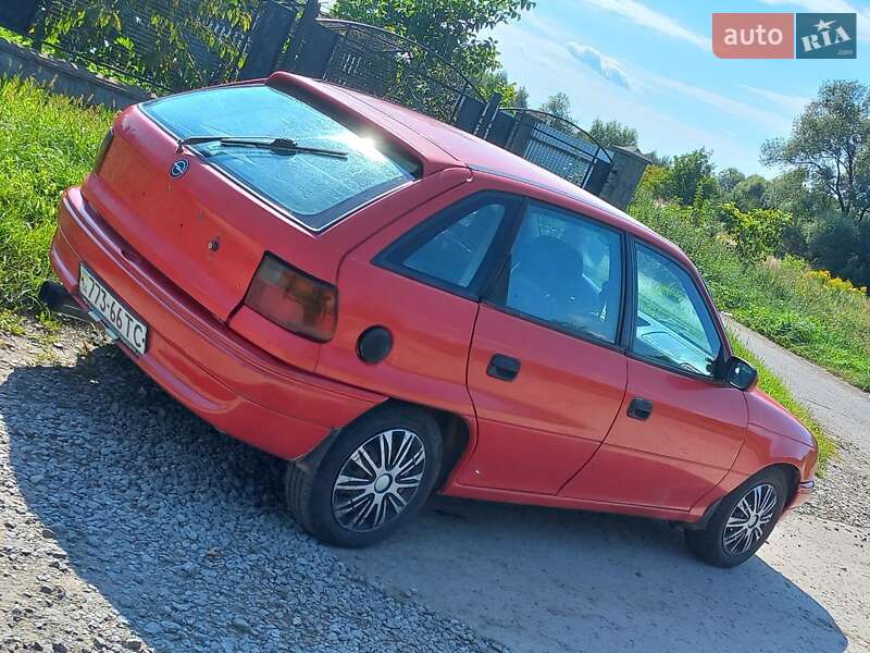 Хэтчбек Opel Astra 1996 в Самборе
