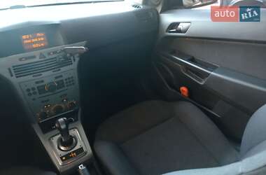 Седан Opel Astra 2012 в Києві