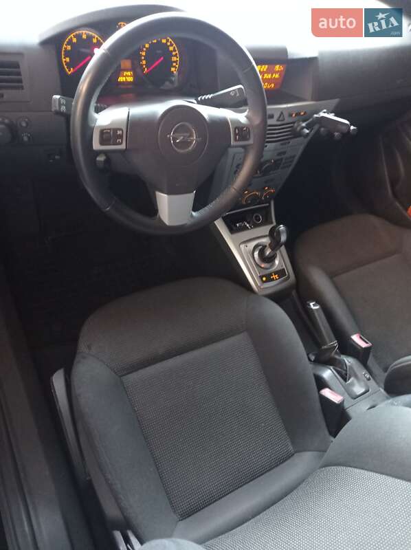 Седан Opel Astra 2012 в Києві