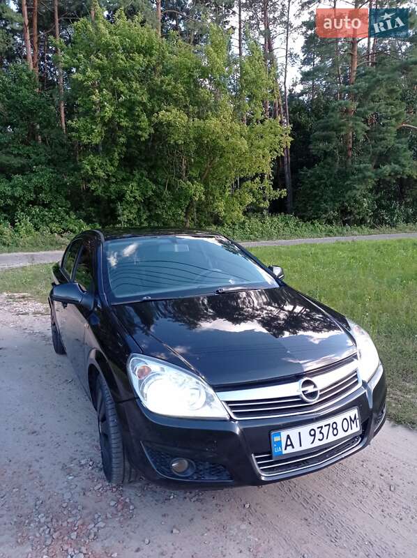 Седан Opel Astra 2012 в Києві