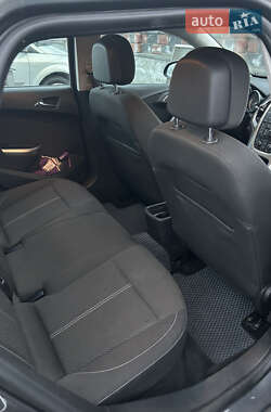 Универсал Opel Astra 2012 в 