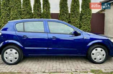 Хэтчбек Opel Astra 2006 в 