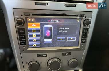 Седан Opel Astra 2013 в 