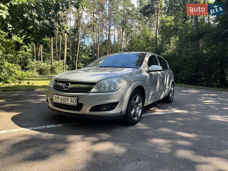 Хэтчбек Opel Astra 2007 в Житомире