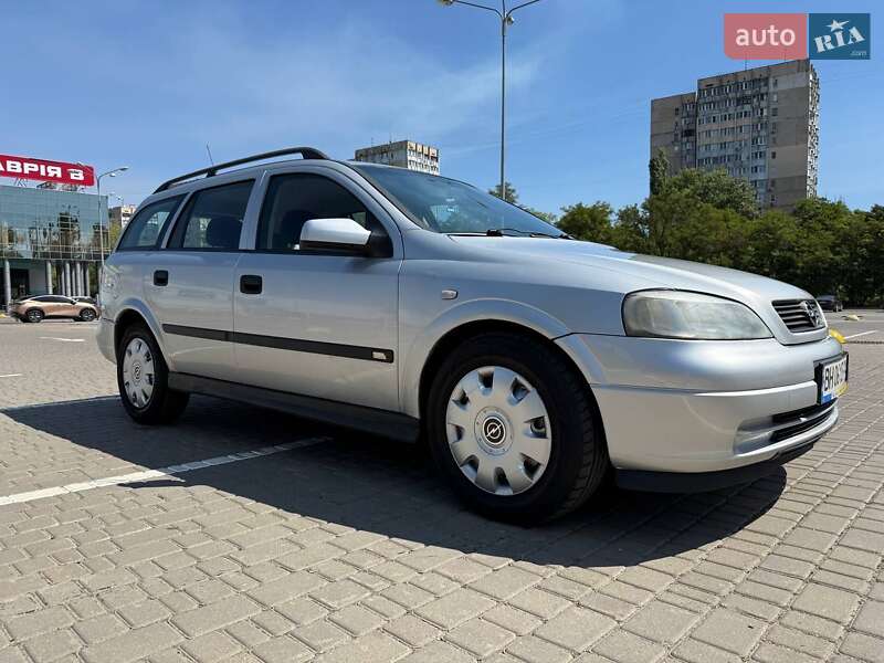 Универсал Opel Astra 2000 в 