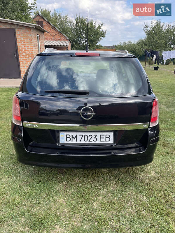 Универсал Opel Astra 2008 в Ахтырке