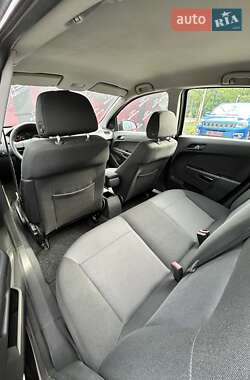 Хэтчбек Opel Astra 2012 в 