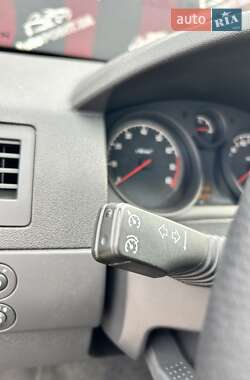Хэтчбек Opel Astra 2012 в 