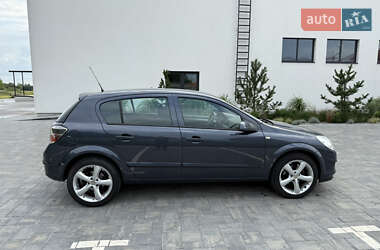 Хэтчбек Opel Astra 2008 в 