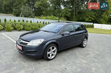 Хэтчбек Opel Astra 2008 в Луцке