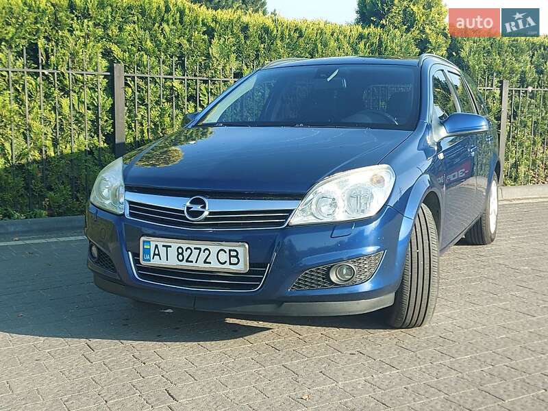Универсал Opel Astra 2009 в Долине