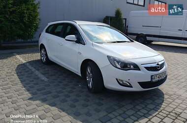 Универсал Opel Astra 2011 в Ивано-Франковске