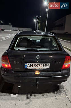 Хэтчбек Opel Astra 1998 в 