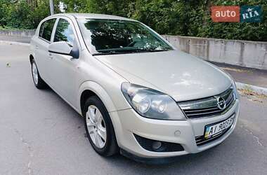 Хэтчбек Opel Astra 2011 в Киеве
