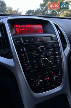 Универсал Opel Astra 2010 в 