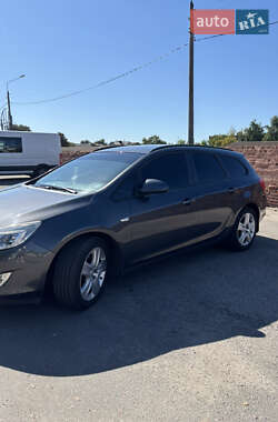 Универсал Opel Astra 2011 в 