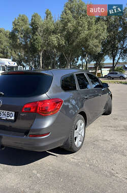 Универсал Opel Astra 2011 в 