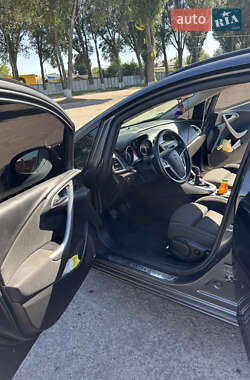 Универсал Opel Astra 2011 в 