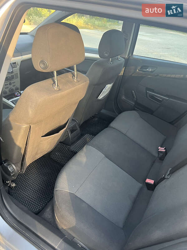 Універсал Opel Astra 2007 в Дніпрі