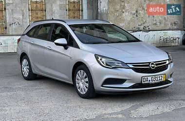 Универсал Opel Astra 2019 в 