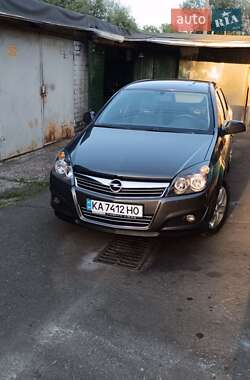 Универсал Opel Astra 2012 в Киеве